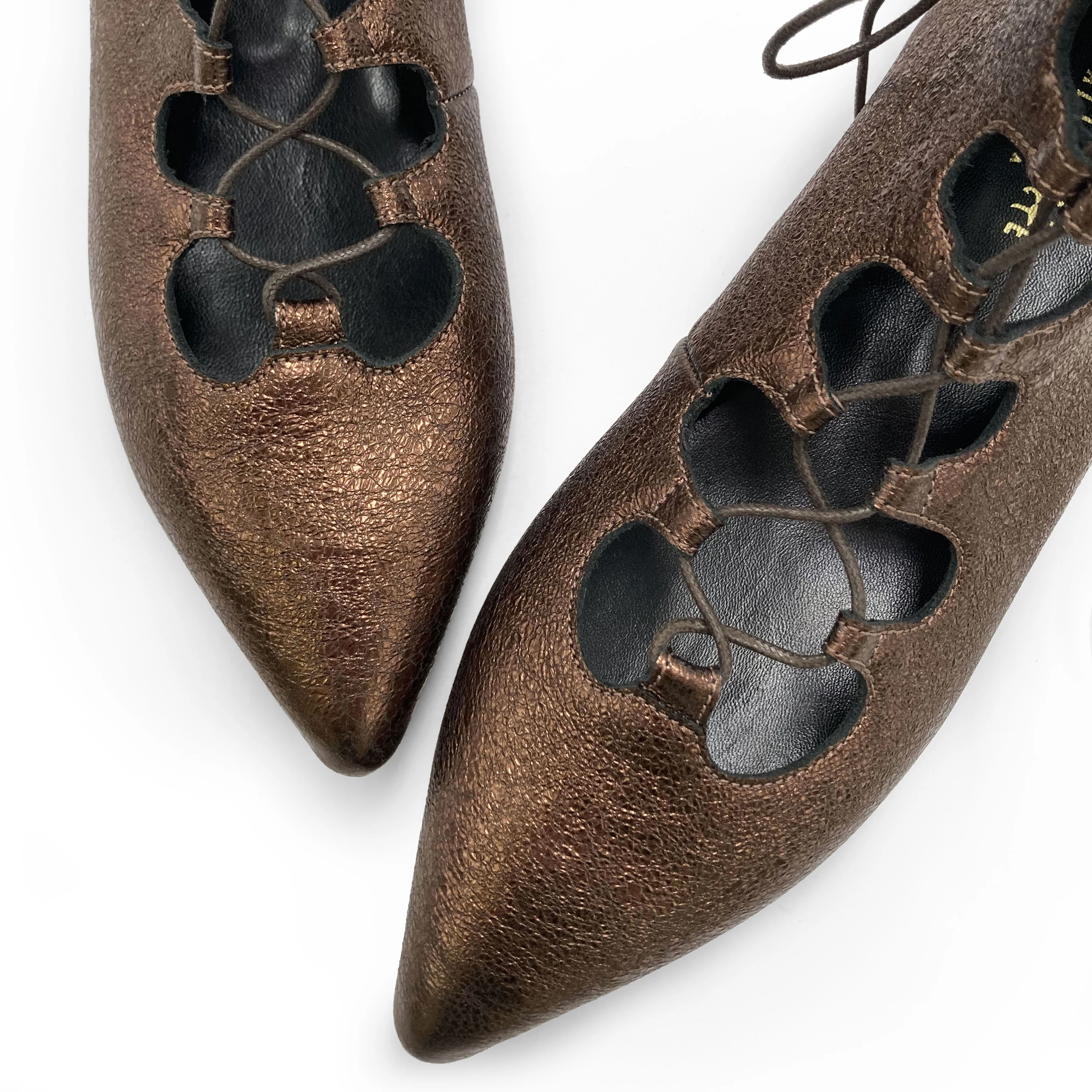 Bronze pointed ankle boots with laces - Image 3