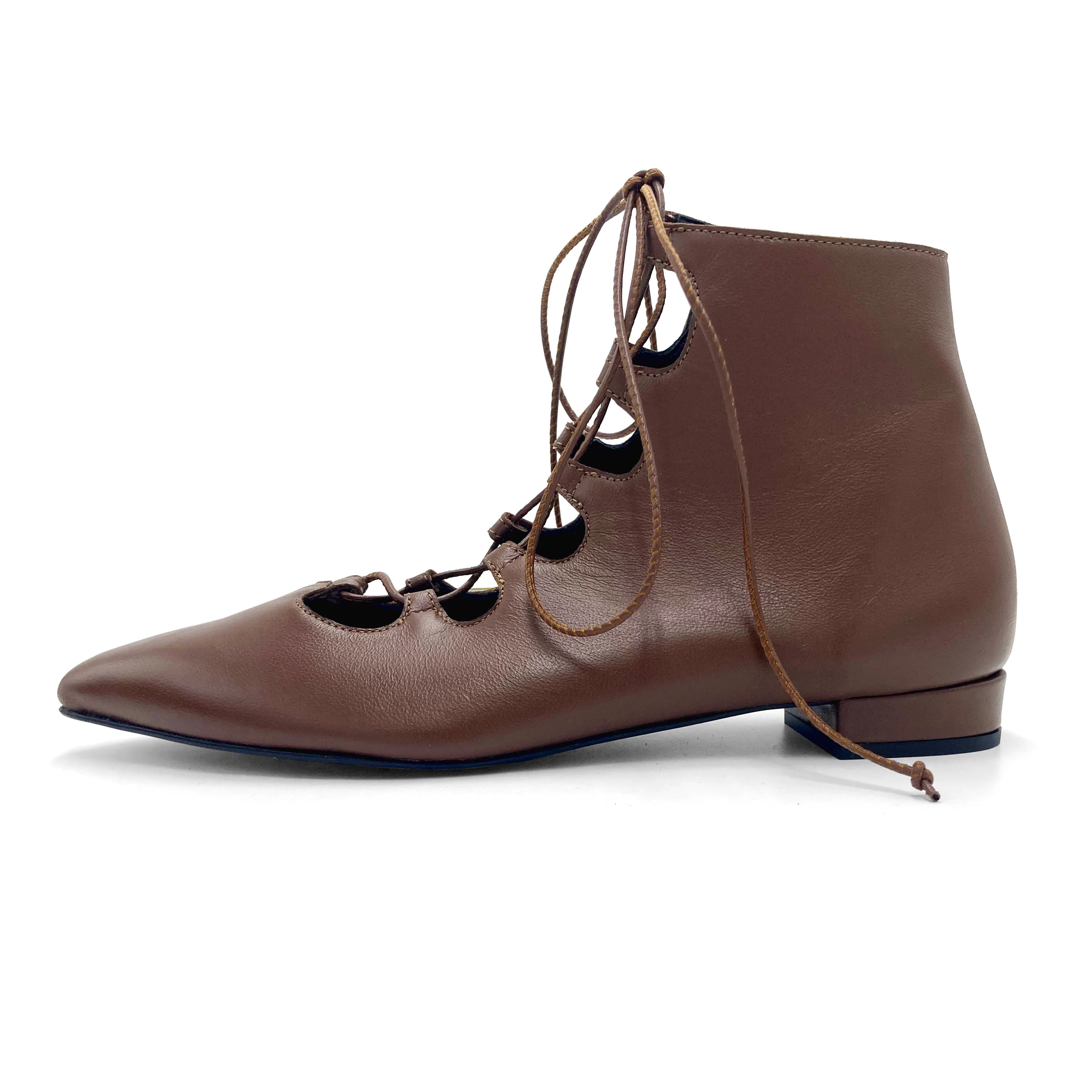 Brown pointed ankle boots with laces - Image 4