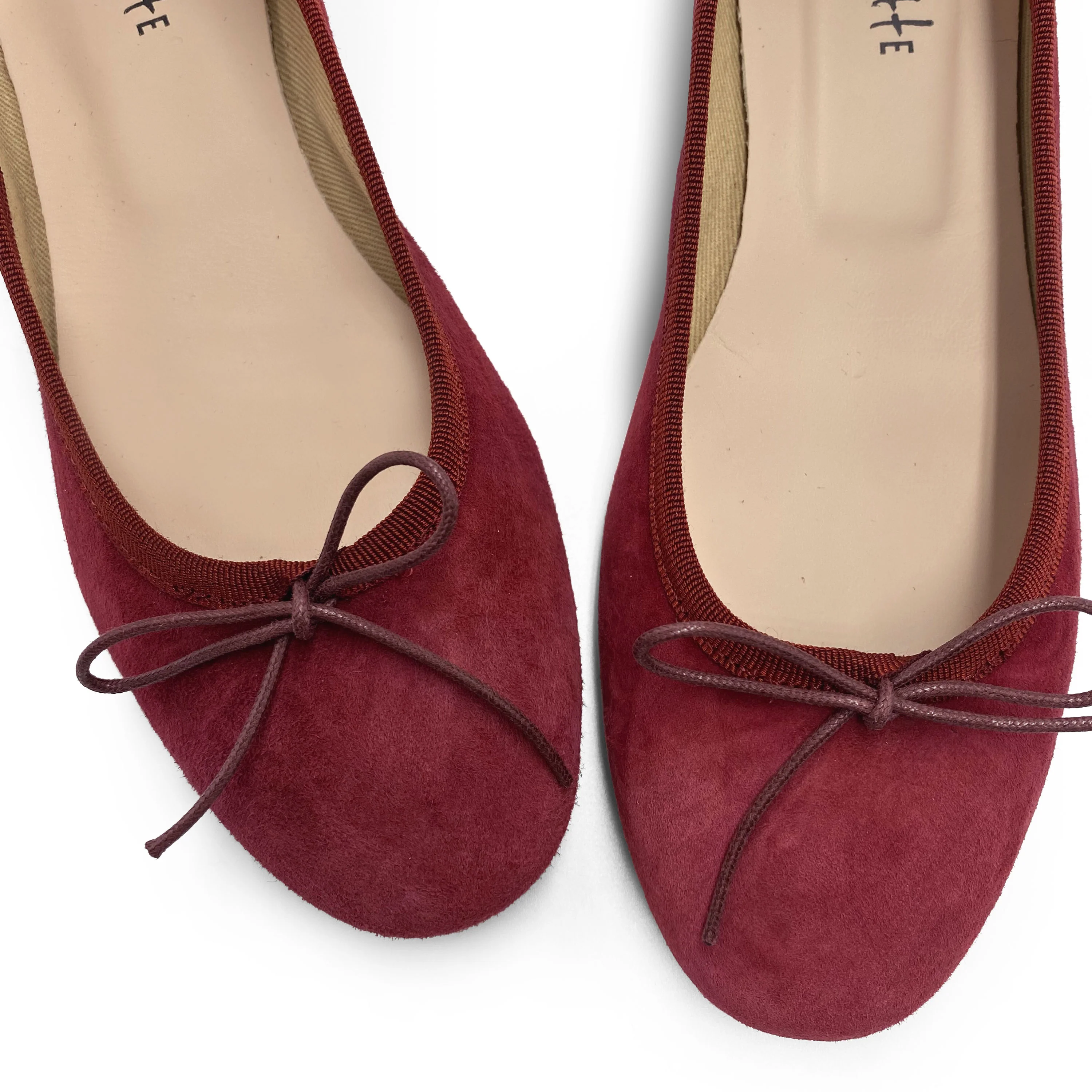 Burgundy suede little heel ballet flats, adjustable string - Image 4