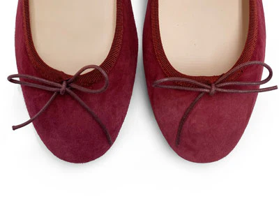 Burgundy suede little heel ballet flats, adjustable string - Image 5