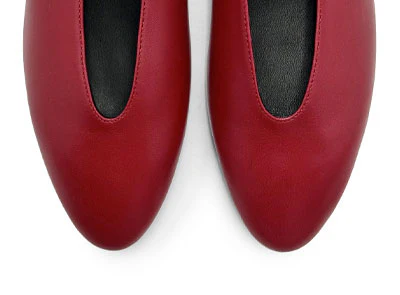 Cherry red leather ballet flats with V-cut and strap - Image 5
