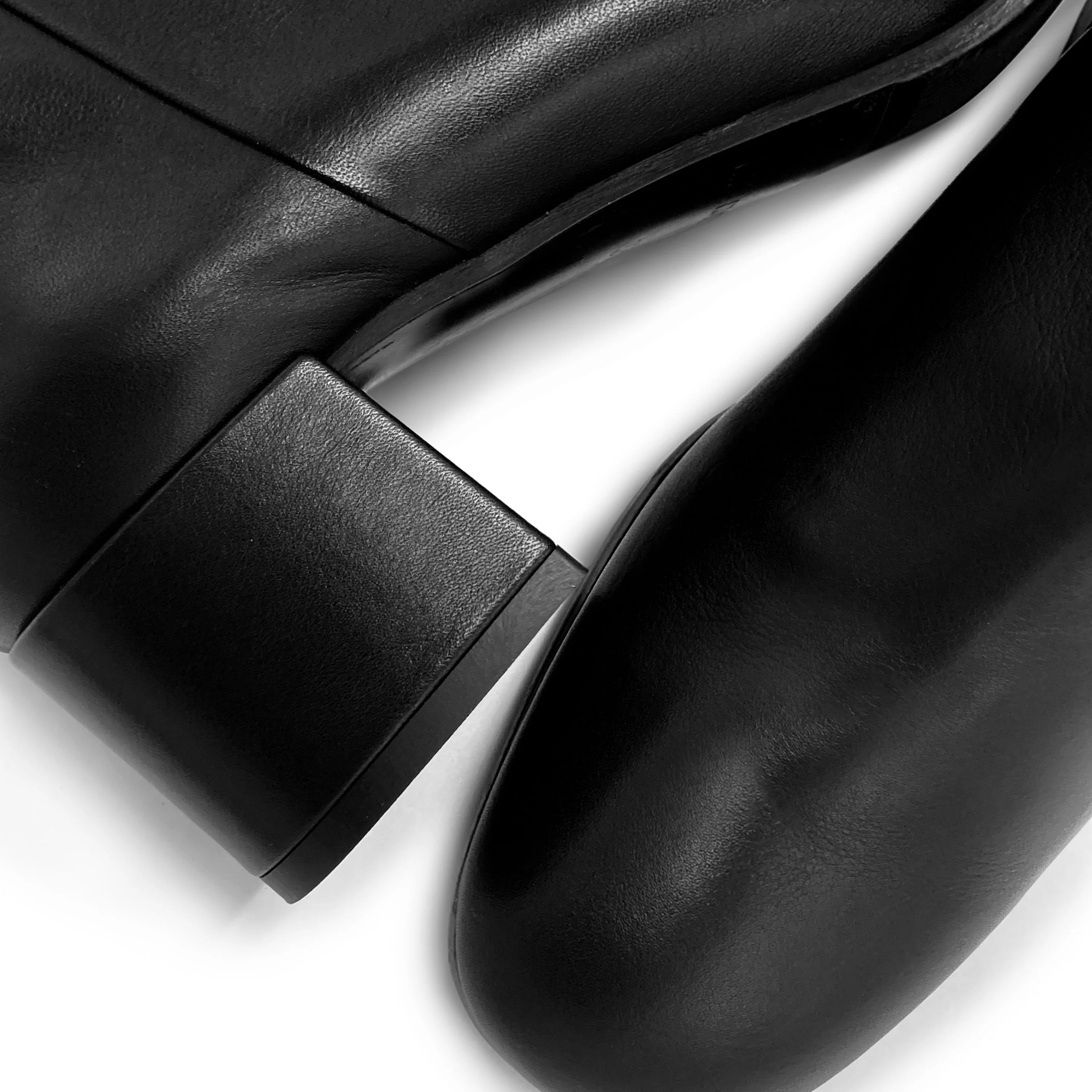 Comfortable black ankle boots with heels - Image 4