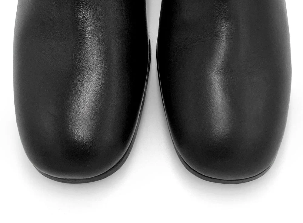 Comfortable black ankle boots with heels - Image 6