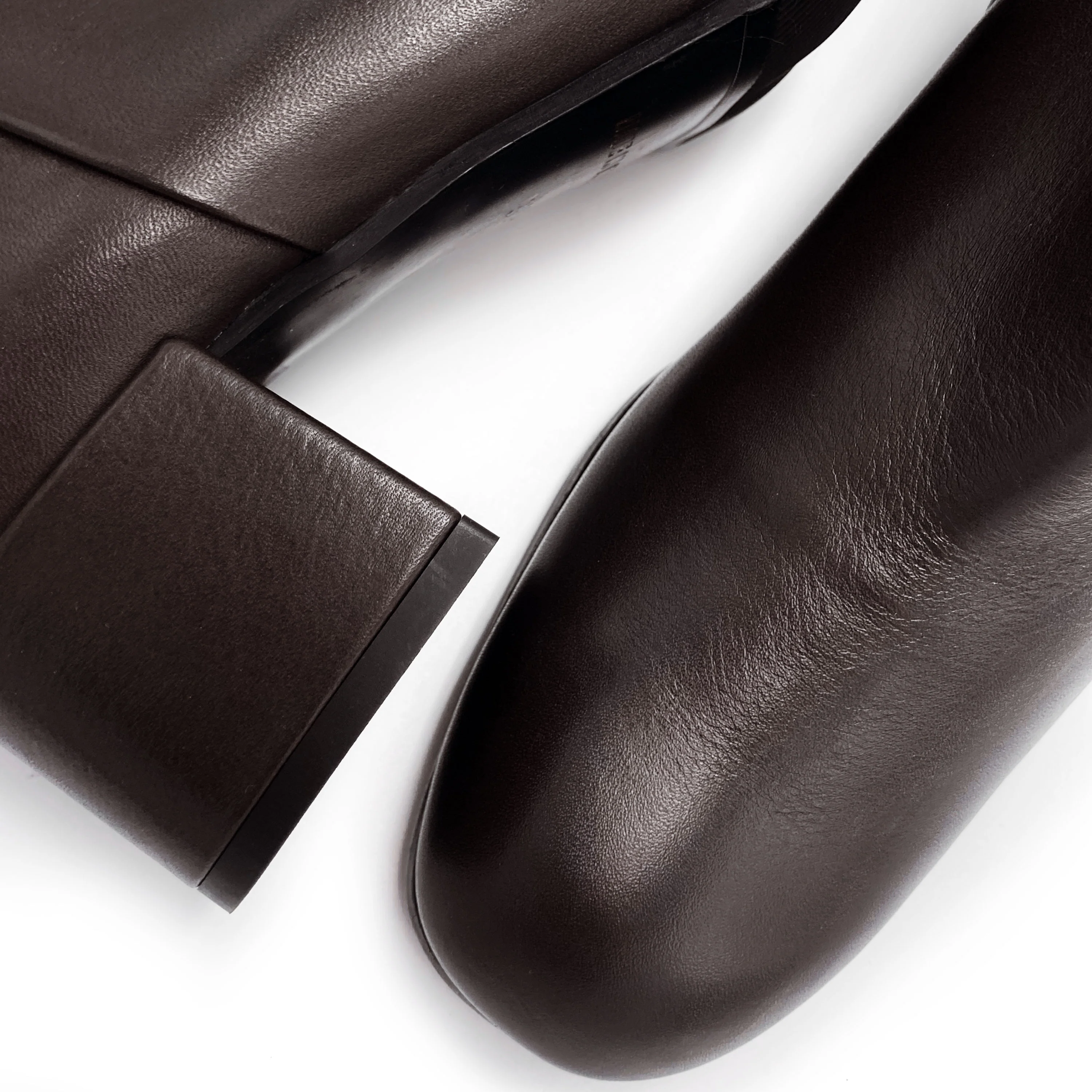 Comfortable brown ankle boots with heels - Image 4