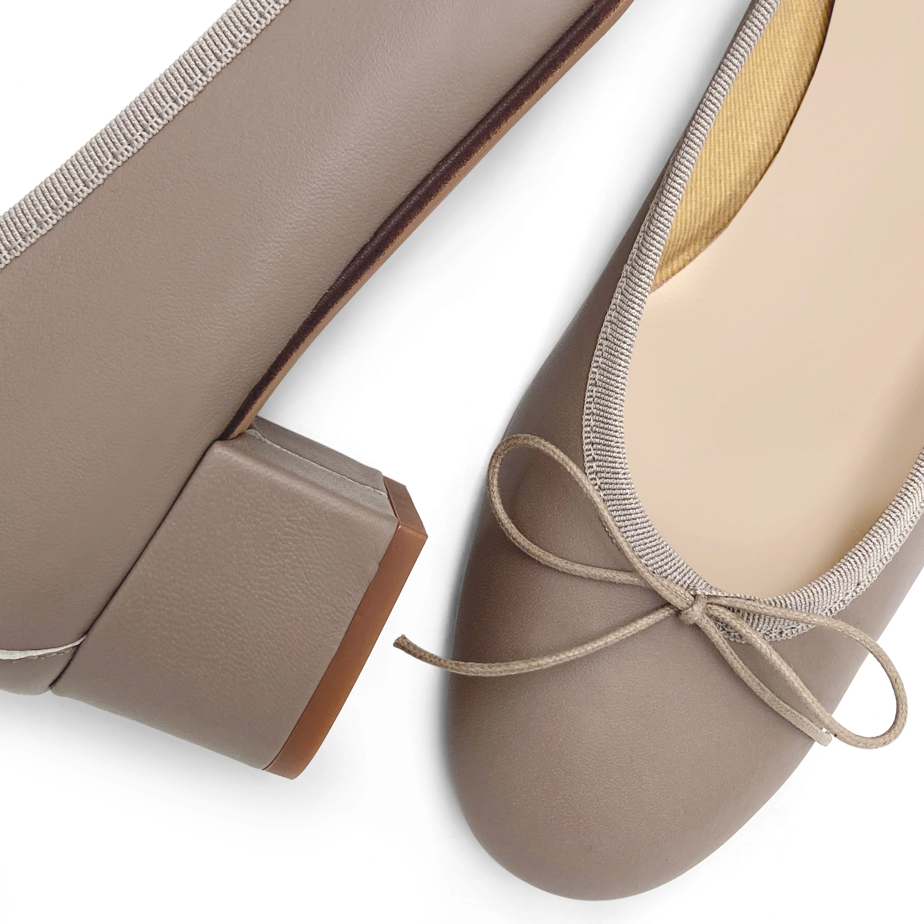 Dove gray leather ballet flats with heel - Image 3