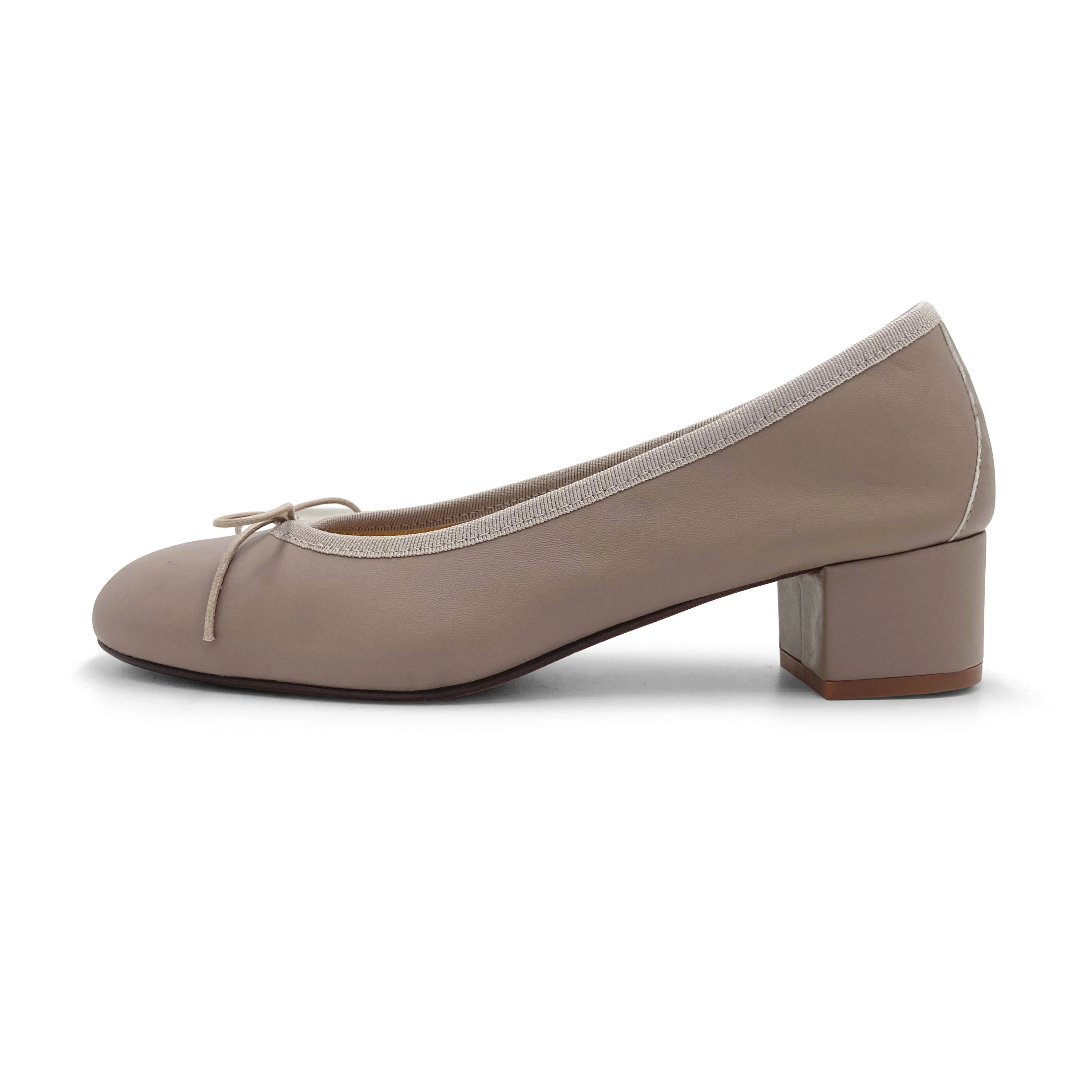 Dove gray leather ballet flats with heel - Image 4
