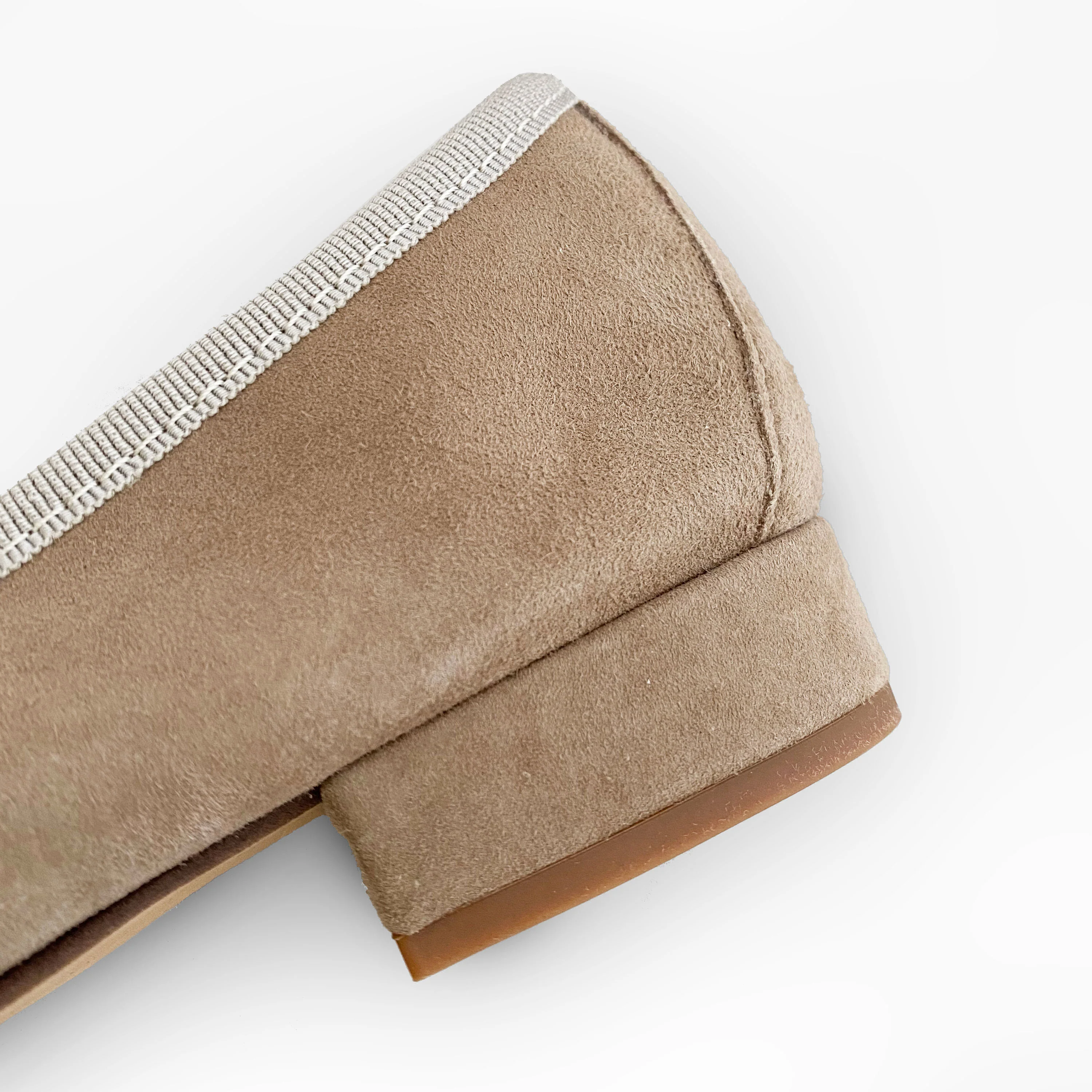 Dove grey suede medium heel ballet flats - Image 4
