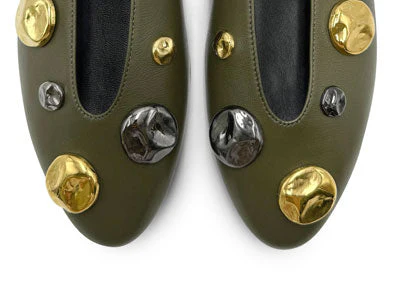 Green leather ballet flats with V-cut, iron and gold studs - Image 5