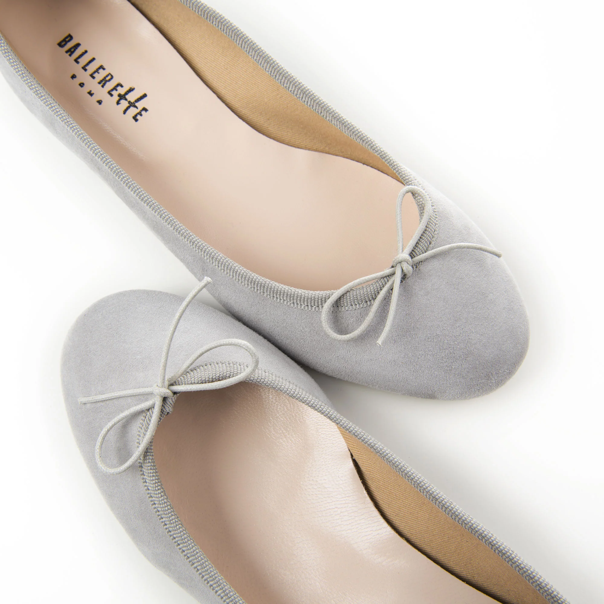 Light gray suede medium heel ballerinas - Image 4