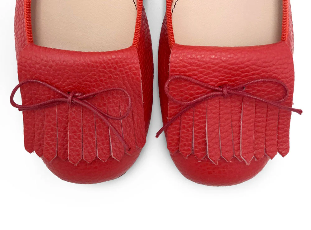 Women's strawberry red leather moccasins with fringes - Image 5