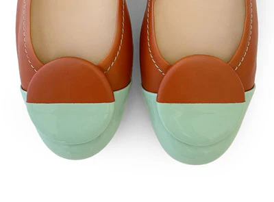Tan leather ballet flats with green patent leather toe and stud - Image 5