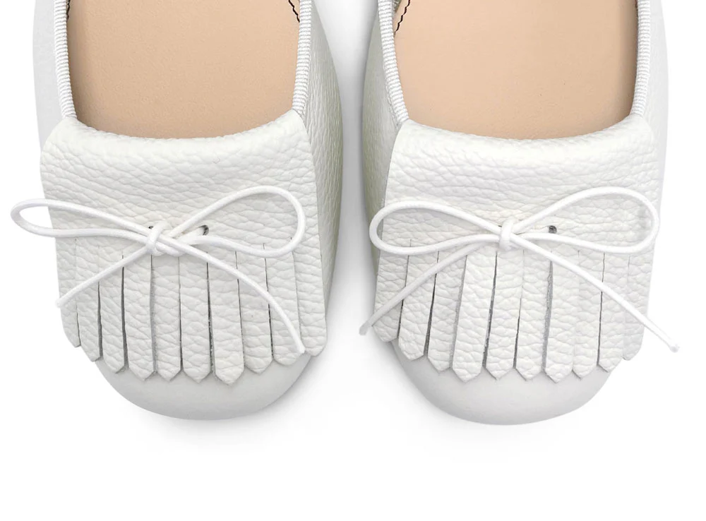 White leather moccasins with fringe - Image 5