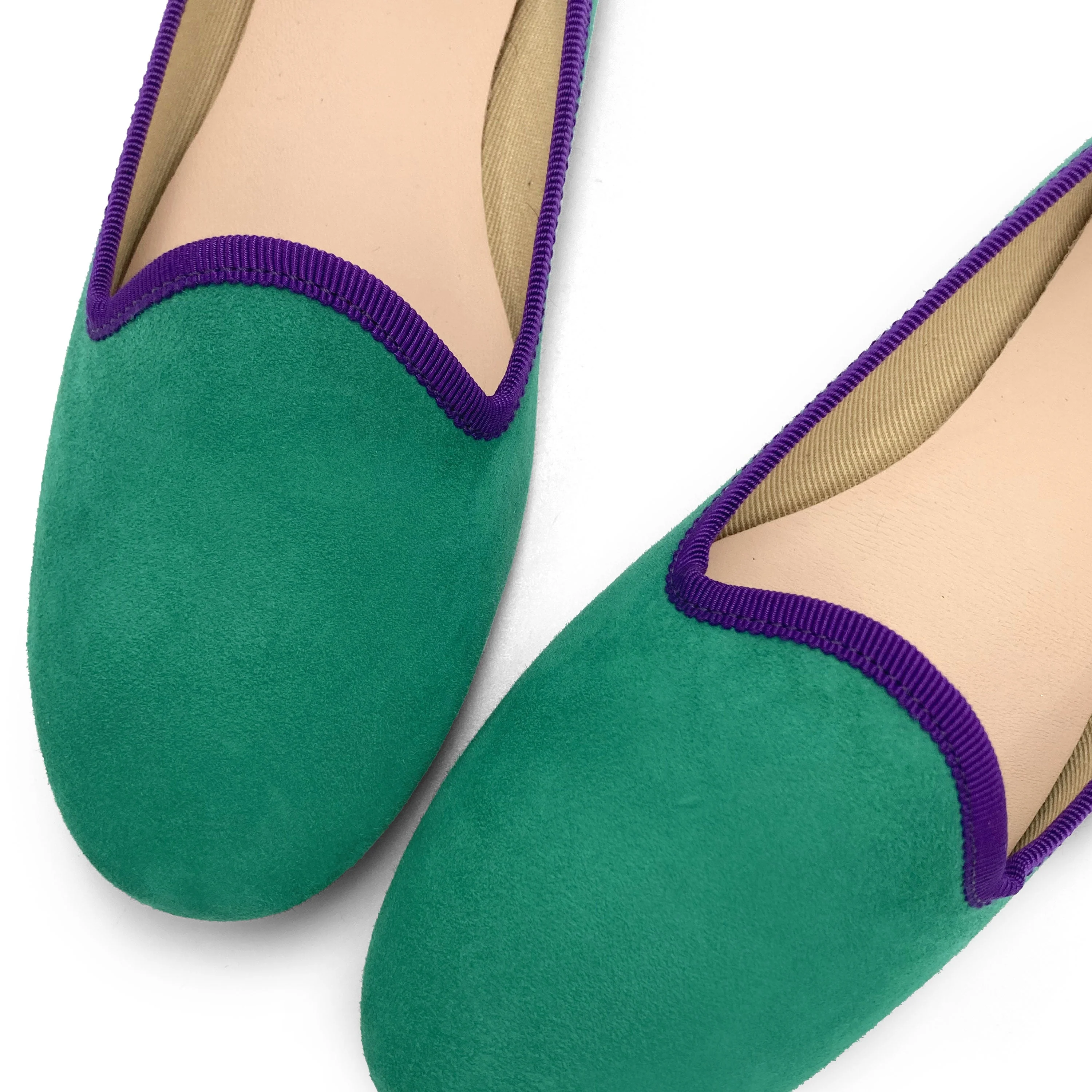 Women loafers in emerald green suede with purple details - Image 4