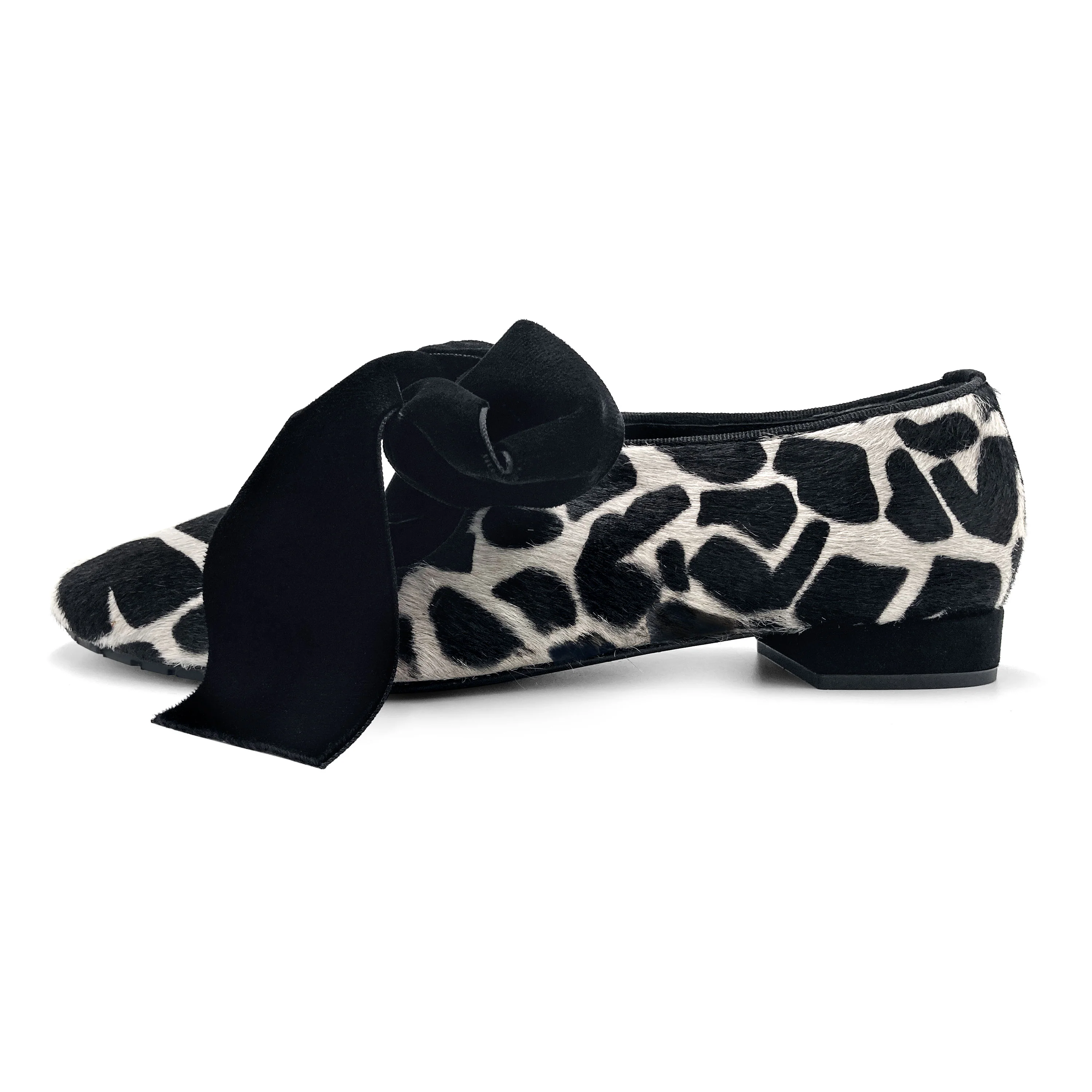 Women's black and white animal print moccasins - Image 4