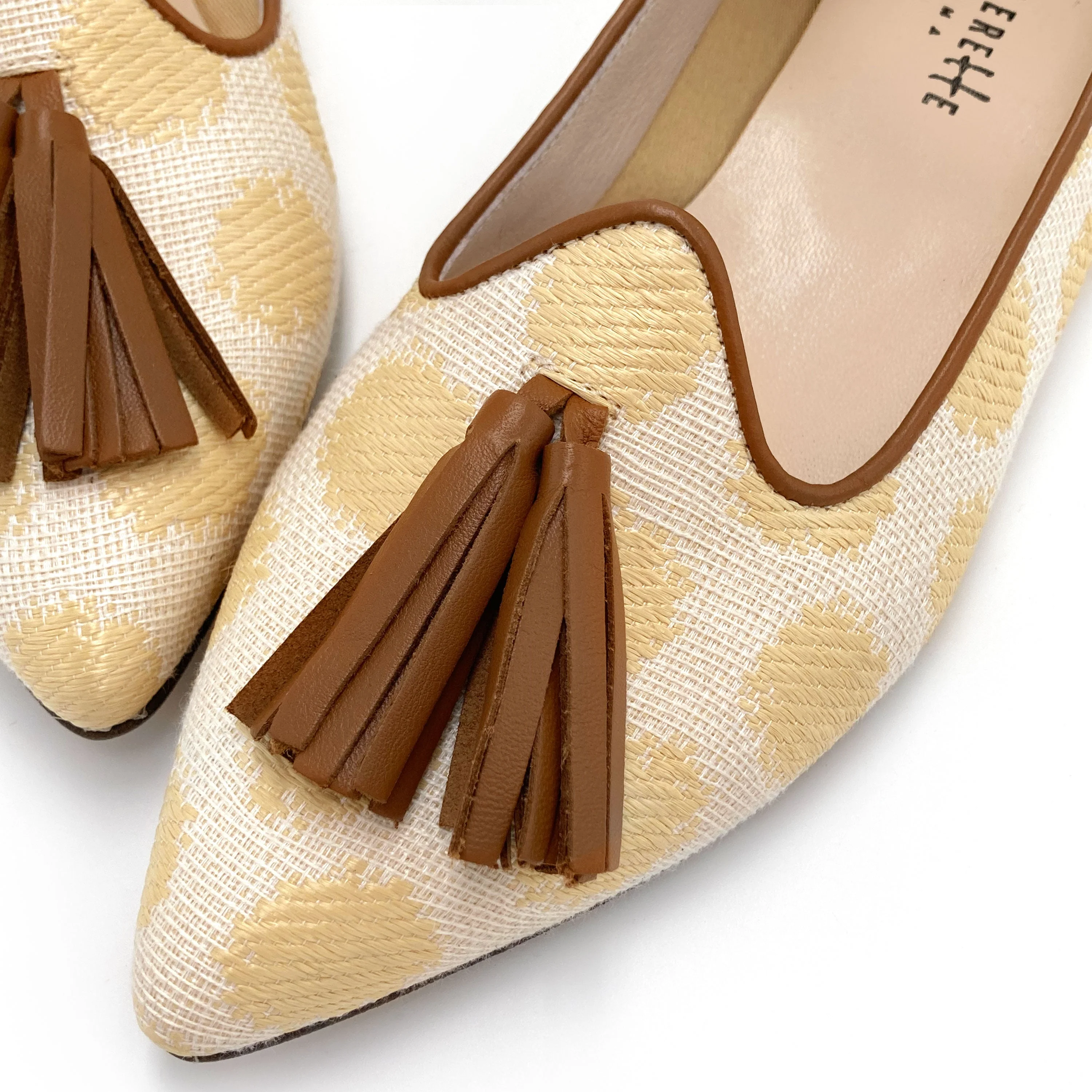 Women's summer raffia moccasins in beige with tassels - Image 3